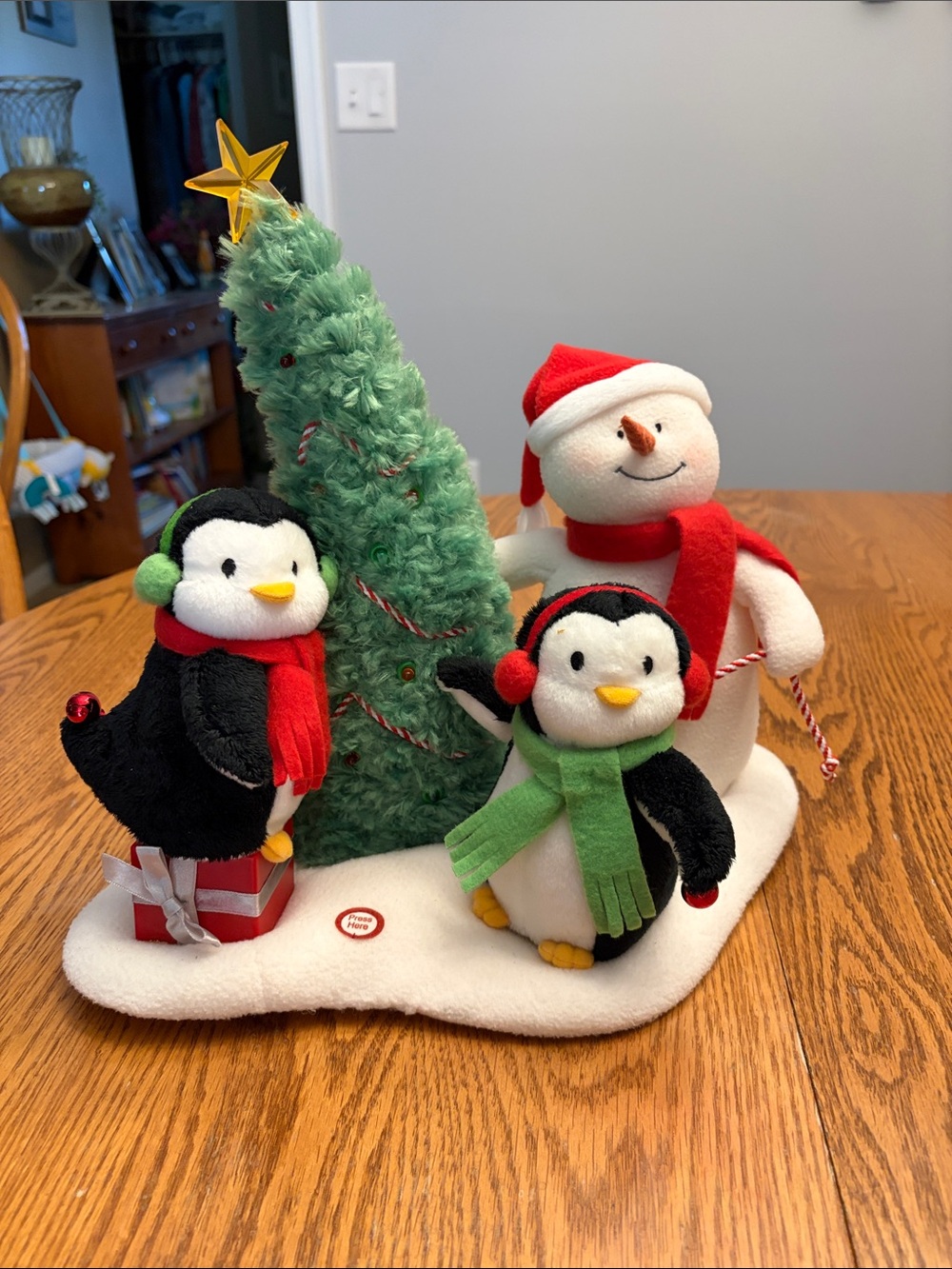Hallmark 2006 Jingle Pals Very Merry Trio Singing Snowman Penguins